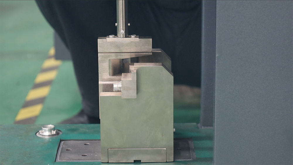 擺錘沖擊試驗機在塑料行業(yè)的應用 擺錘沖擊試驗機在塑料行業(yè)的應用